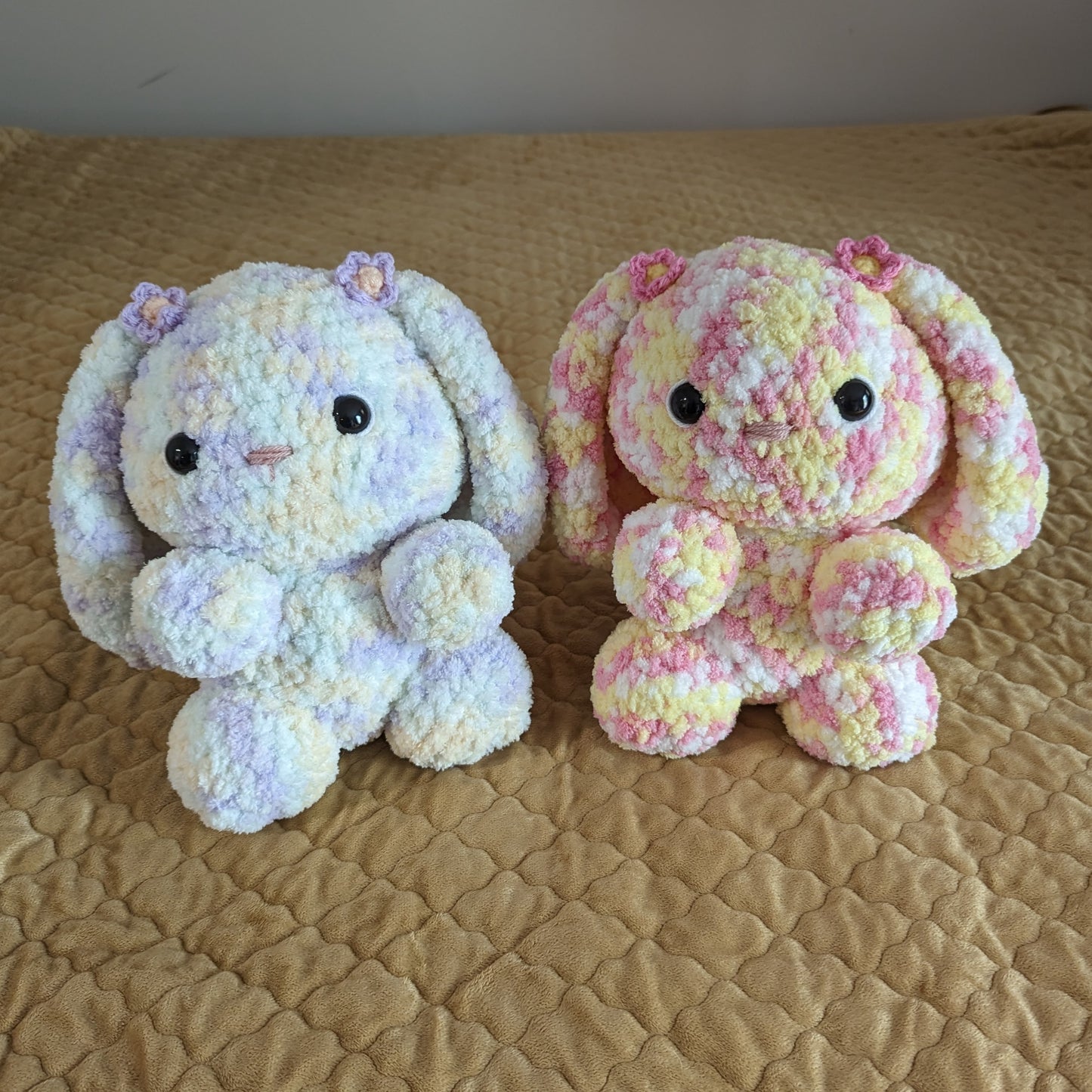 HECHO A PEDIDO Jumbo Fluffy Lavanda Miel Conejito Crochet Plushie