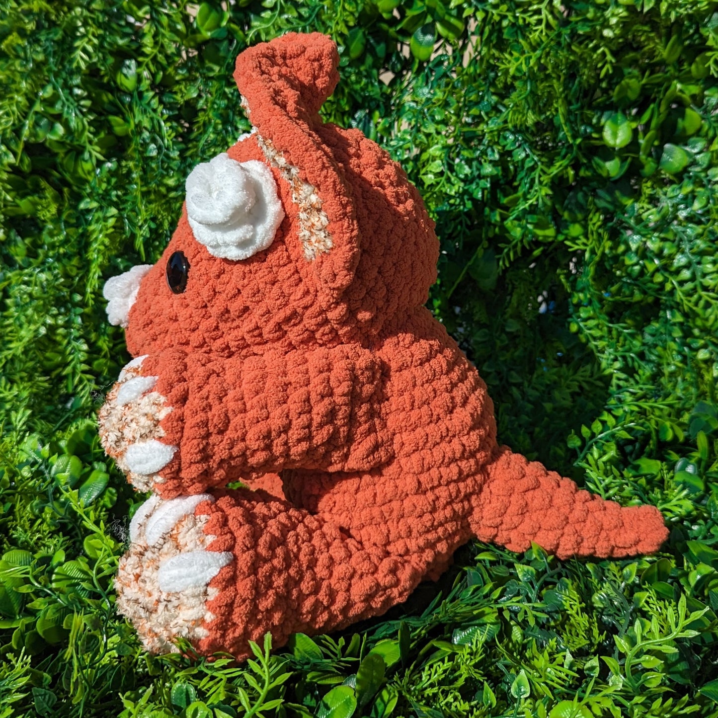 Jumbo Pumpkin Spice Latte Triceratops Dinosaurio Crochet Peluche
