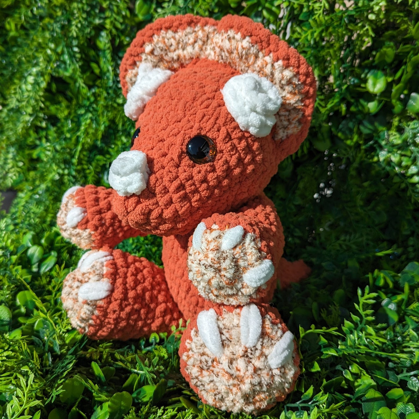 Jumbo Pumpkin Spice Latte Triceratops Dinosaurio Crochet Peluche