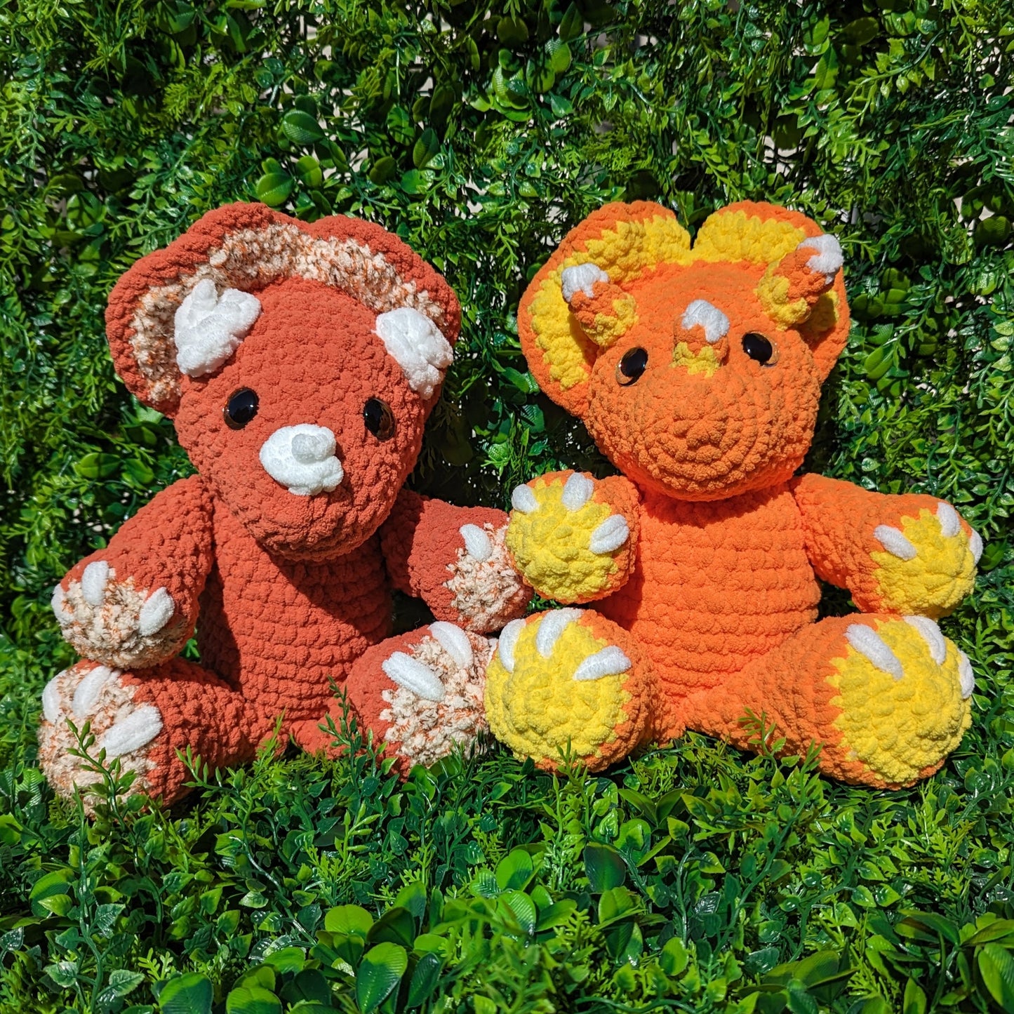 Jumbo Pumpkin Spice Latte Triceratops Dinosaurio Crochet Peluche