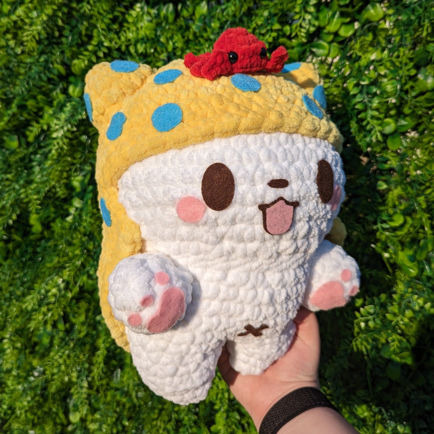 Oso polar japonés Jumbo Kawaii con manta y peluche de ganchillo amigo cangrejo