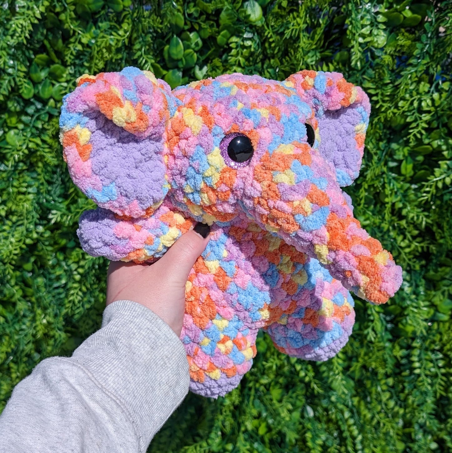 Peluche de ganchillo de elefante pastel de lavanda