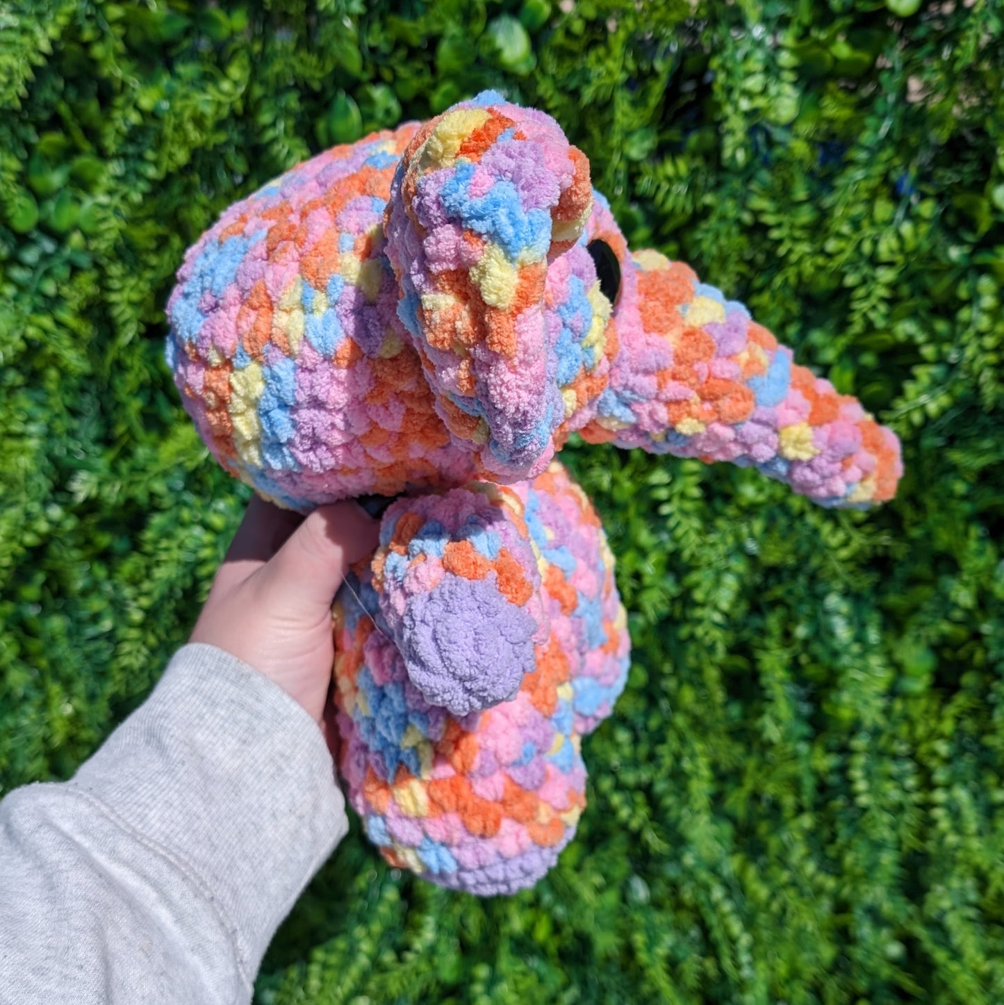 Peluche de ganchillo de elefante pastel de lavanda