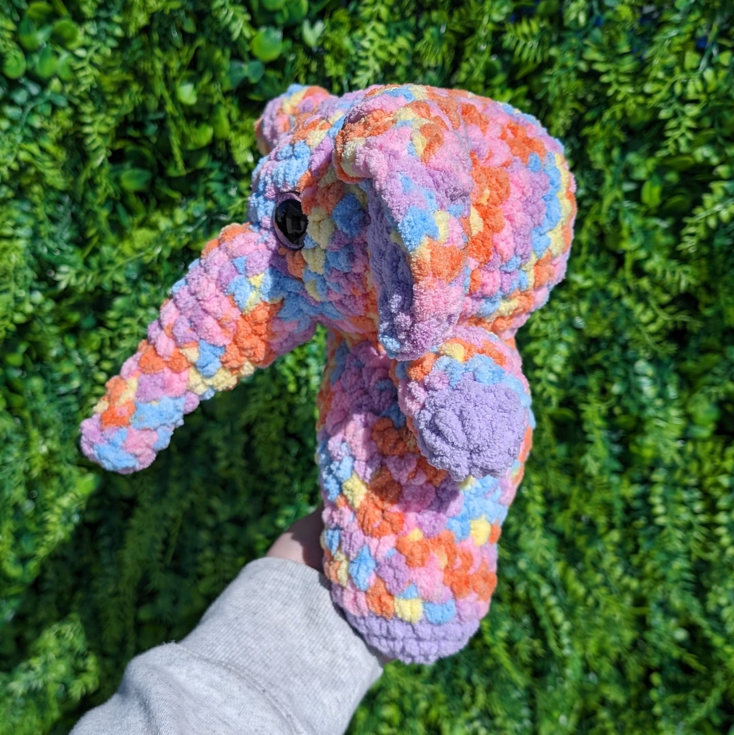 Peluche de ganchillo de elefante pastel de lavanda