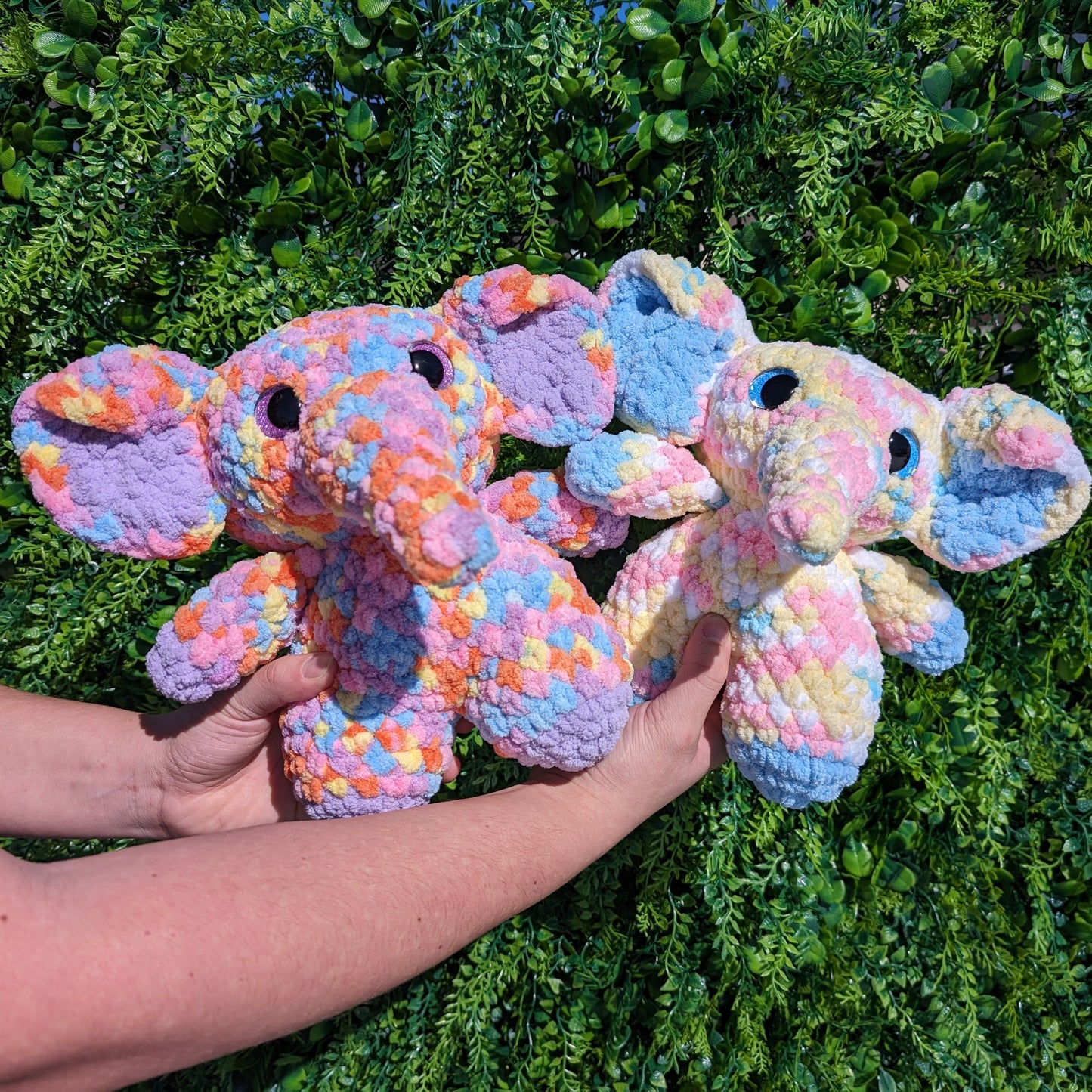Peluche de ganchillo de elefante pastel de lavanda