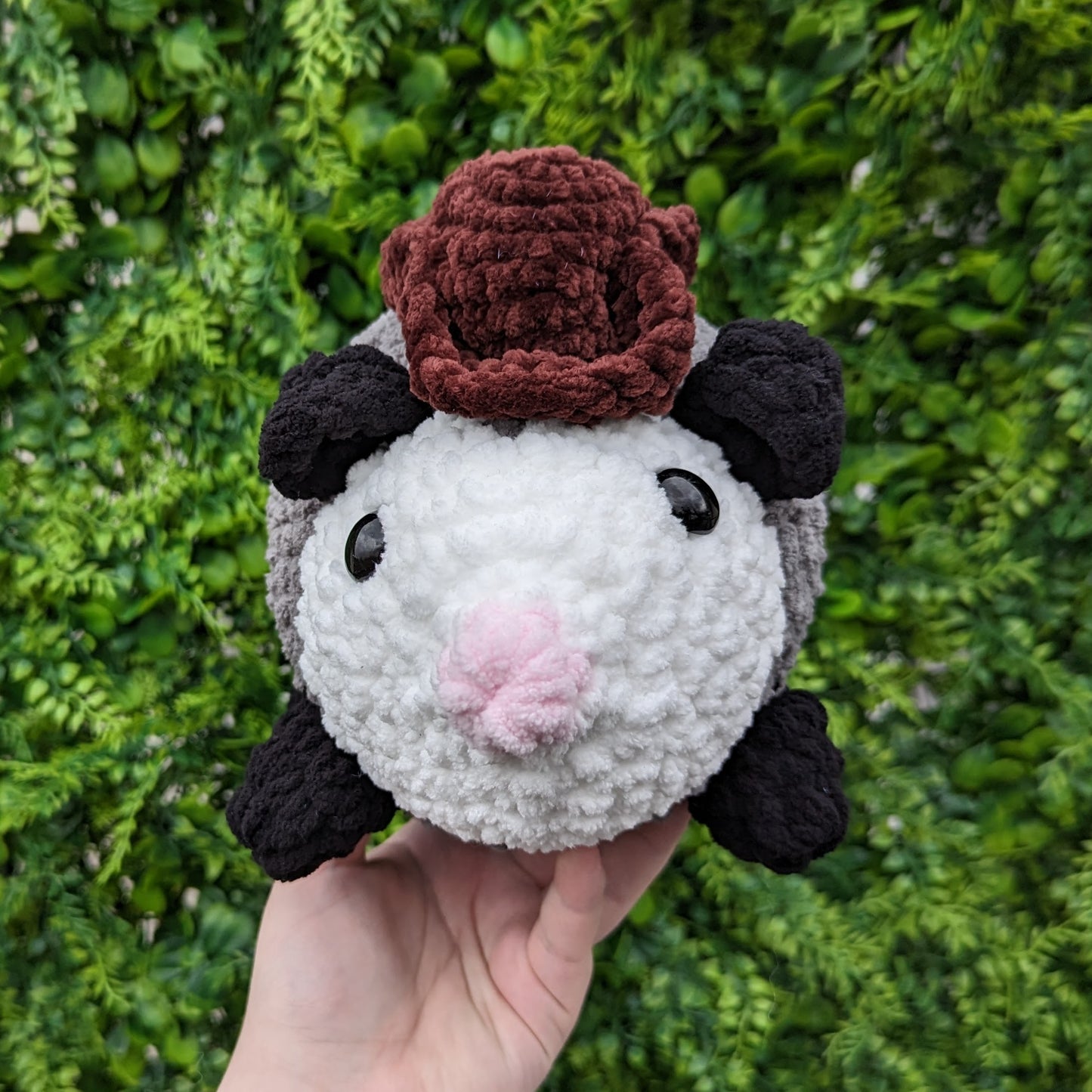 HECHO PARA PEDIR Peluche de ganchillo vaquero o zarigüeya simple
