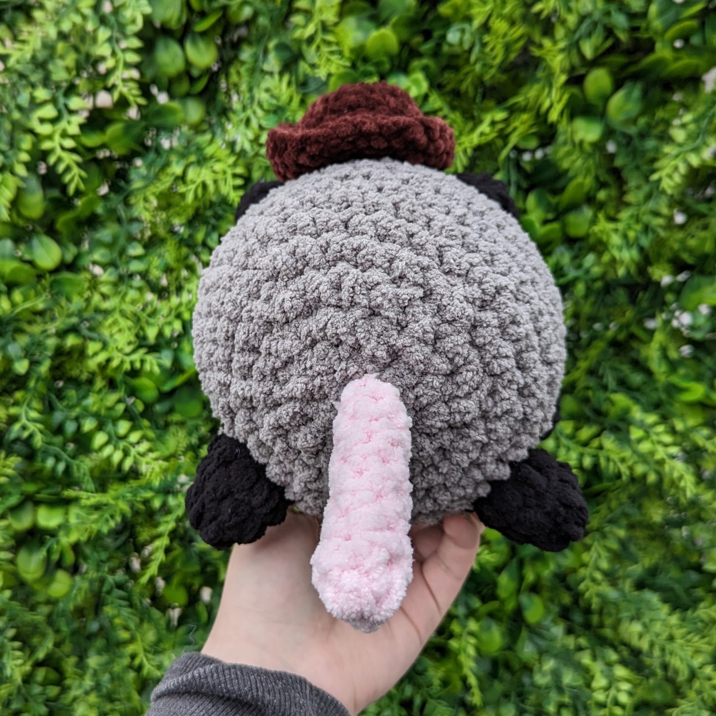 HECHO PARA PEDIR Peluche de ganchillo vaquero o zarigüeya simple