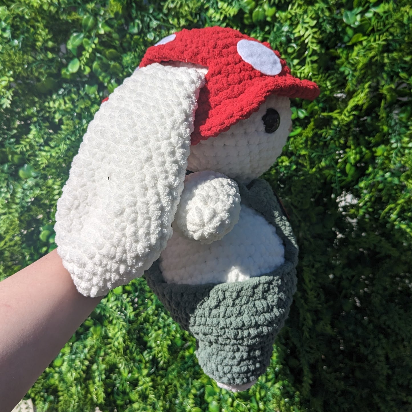 Jumbo White Mushroom Bunny Crochet Plushie (sombrero y mono extraíbles)