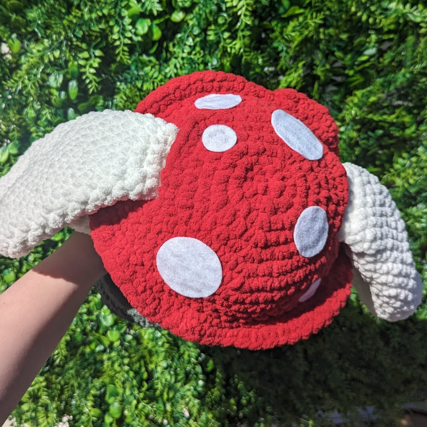 Jumbo White Mushroom Bunny Crochet Plushie (sombrero y mono extraíbles)