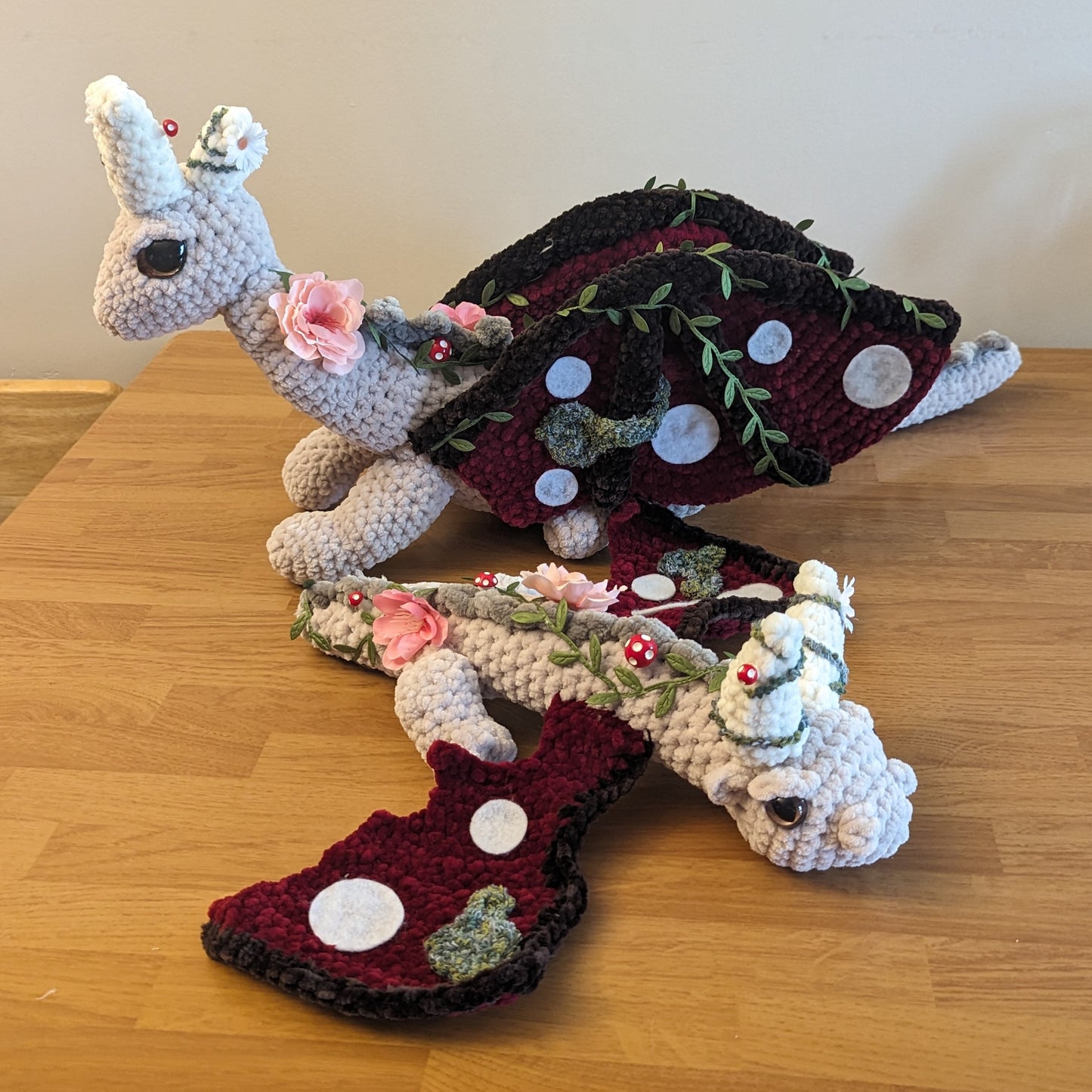PEDIDO PERSONALIZADO Nature Mushroom Cottagecore Wyvern Dragon Crochet Plushie [Archivado]
