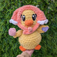 PEDIDO PERSONALIZADO Pato Jumbo con Bonnet Crochet Plushie [Archivado]