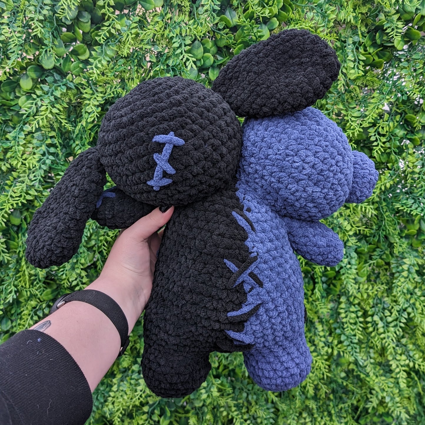 PERSONALIZADO Jumbo Negro y Azul Dos Cabezas Oso Conejito Crochet Plushie