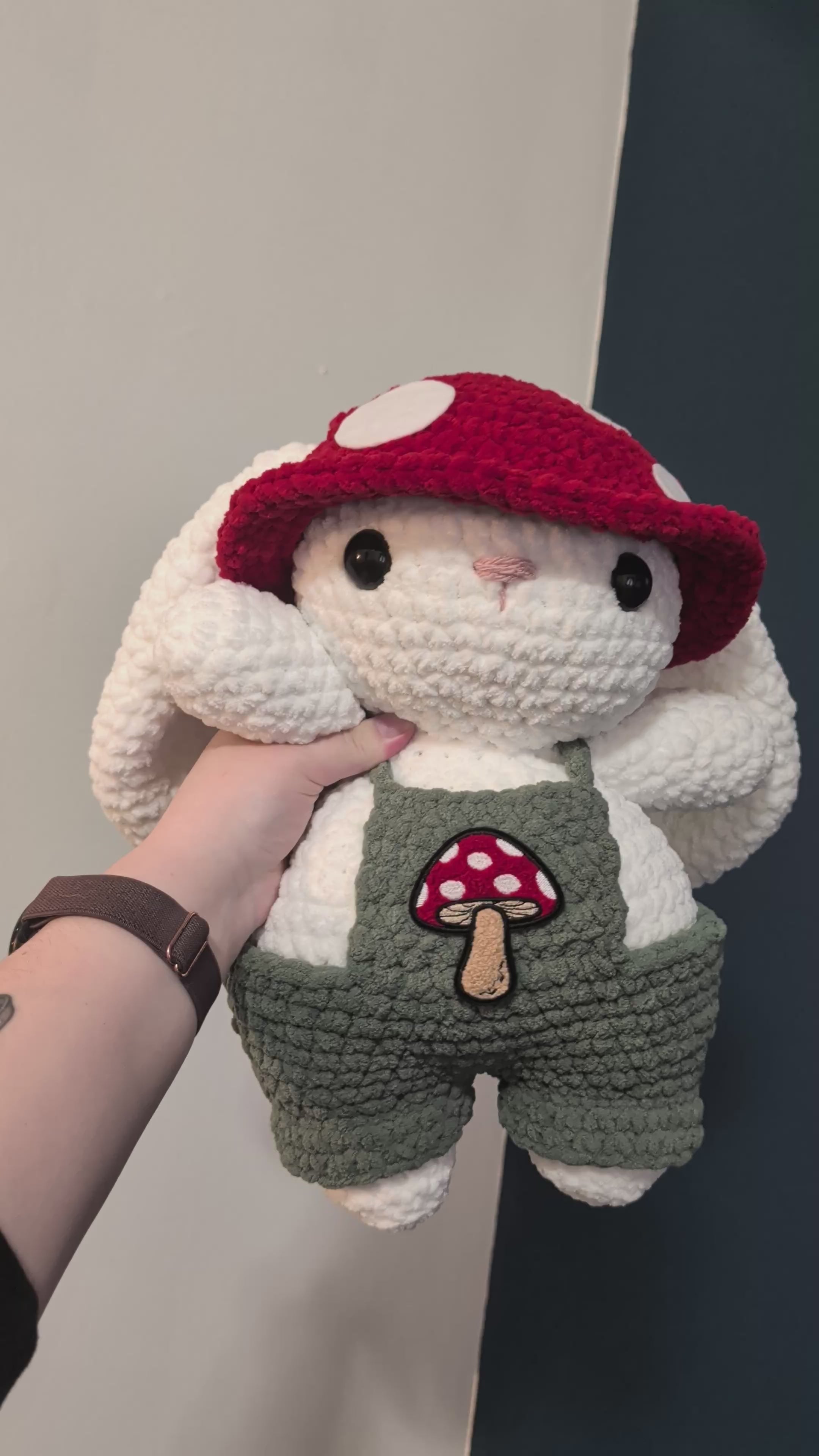 あみぐるみ「୨୧RIBBON୨୧」 Jumbo White Mushroom Bunny Crochet Plushie (removable hat